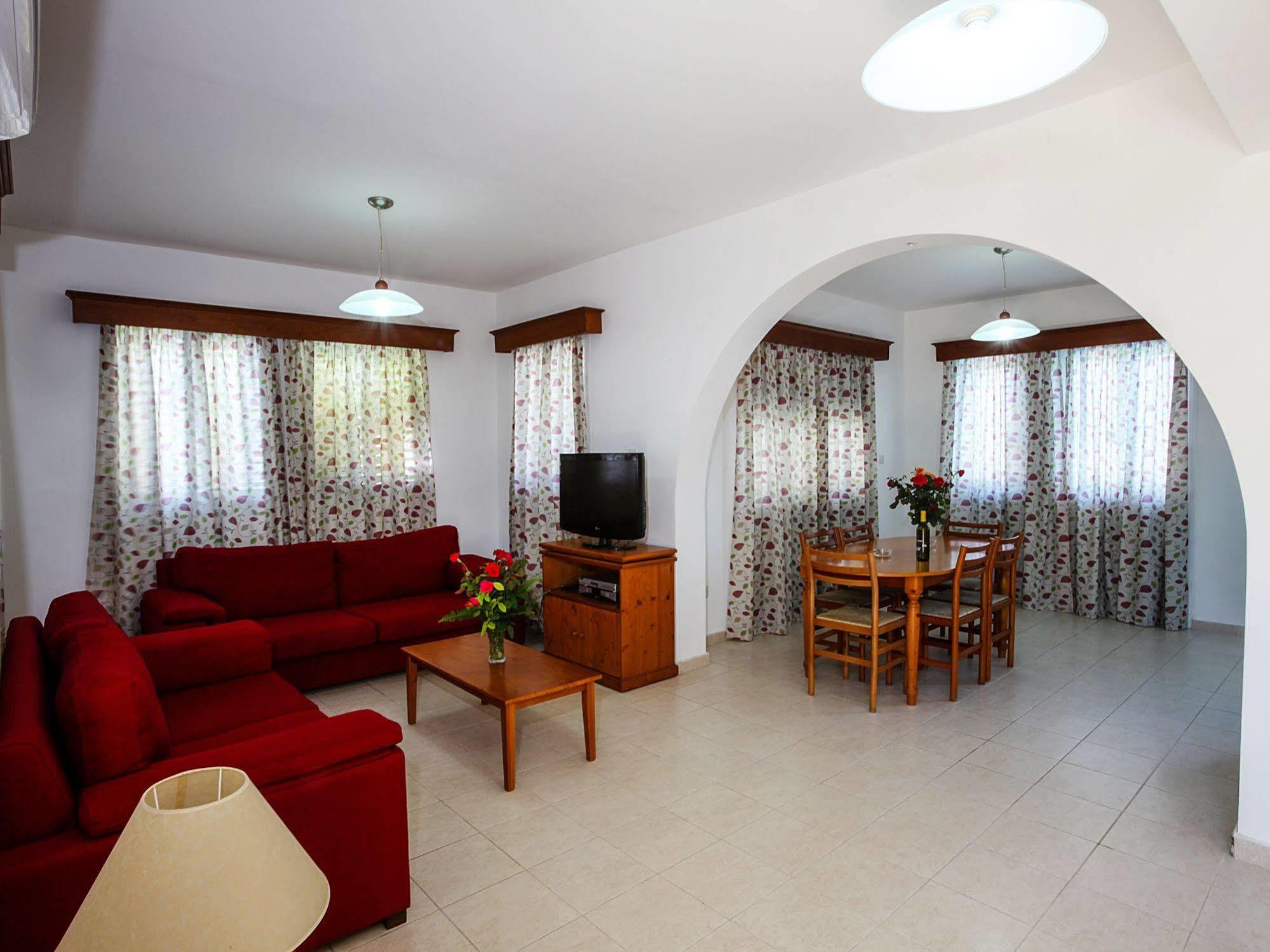 Kotsias Corallia Villas Coral Bay Bagian luar foto